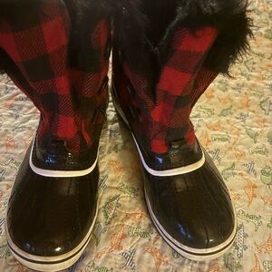 Sorel Black and Red Winter Boots